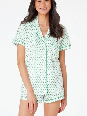 Roller Rabbit White Short Pajama Set with Green Heart Print